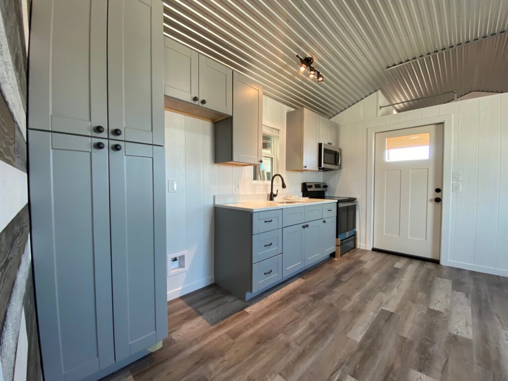 Prefab Cabins vs. Traditional Builds