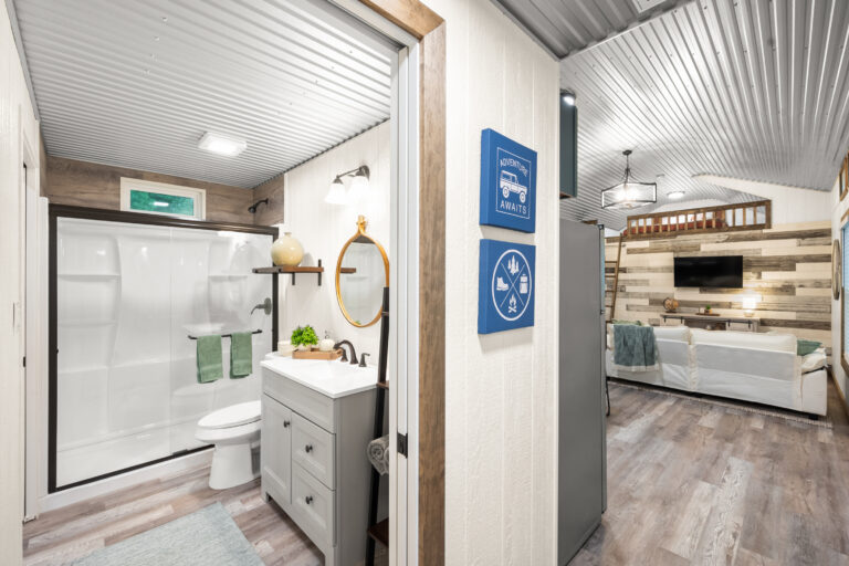 Prefab Cabins with Full Kitchen and Bath in Texas